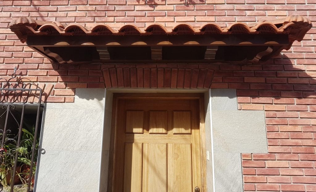 Porche entrada Hormilleja La Rioja