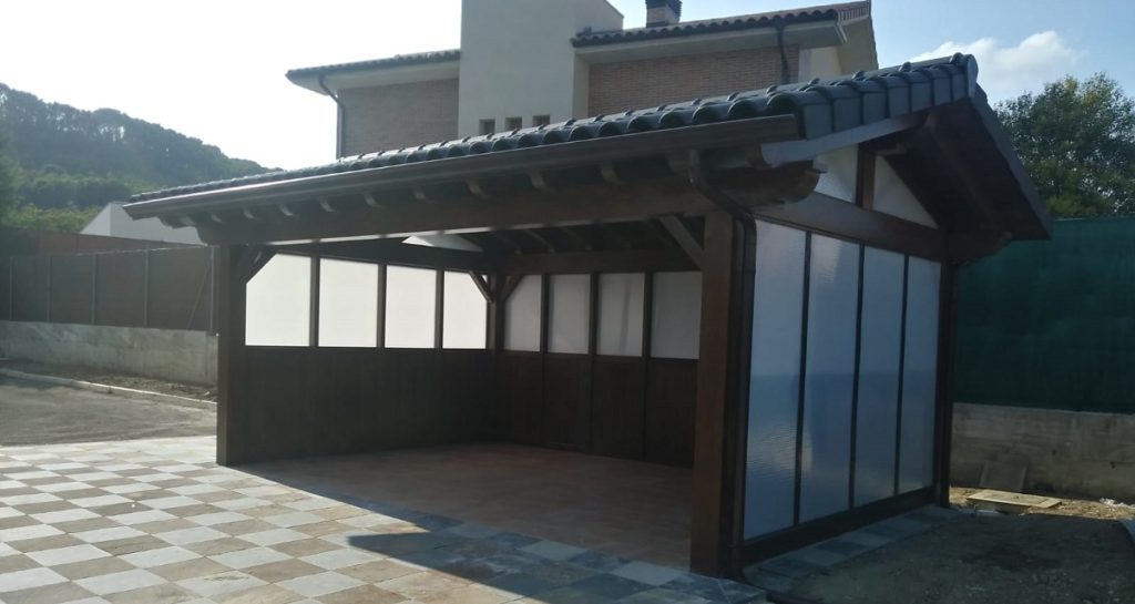 Porche exento con policarbonato Tafalla Navarra