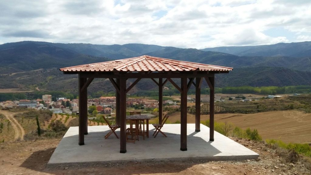 CENADOR EN BAÑOS DE RIO TOBIA (LA RIOJA)