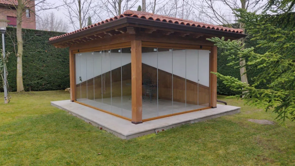 Porche acristalado con policarbonato Lardero