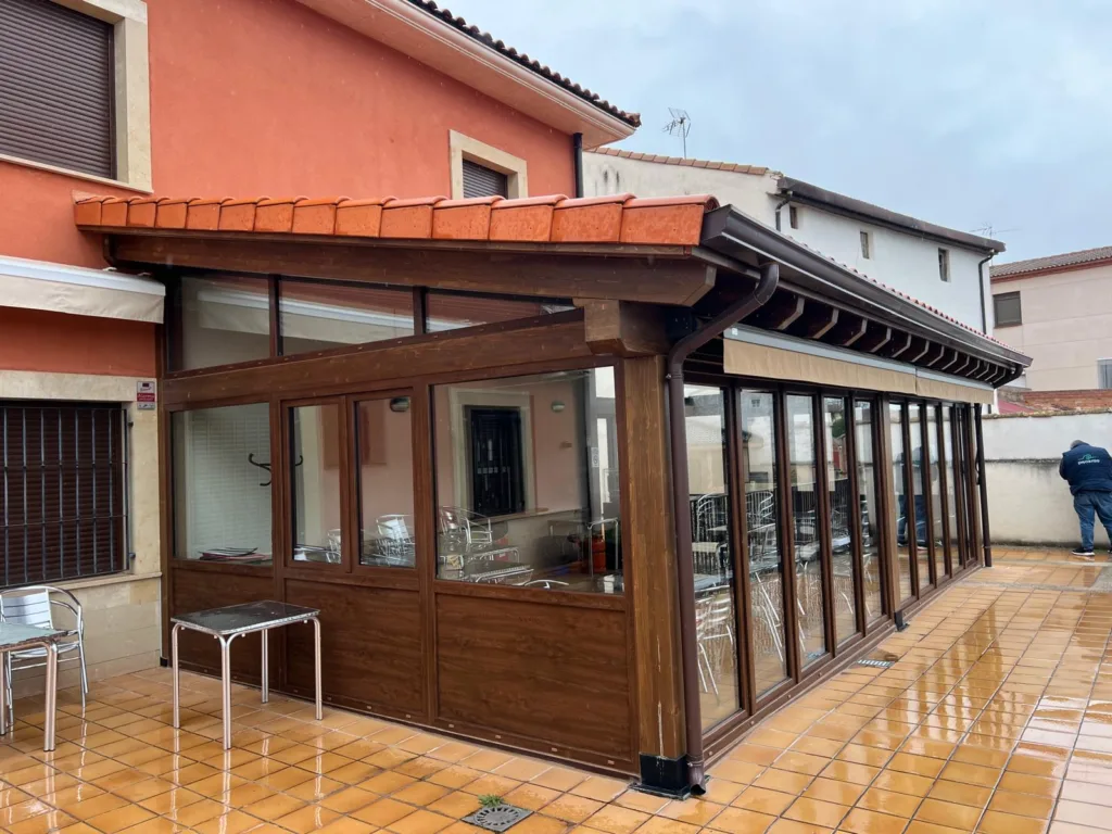 Terraza para bar en Aleson